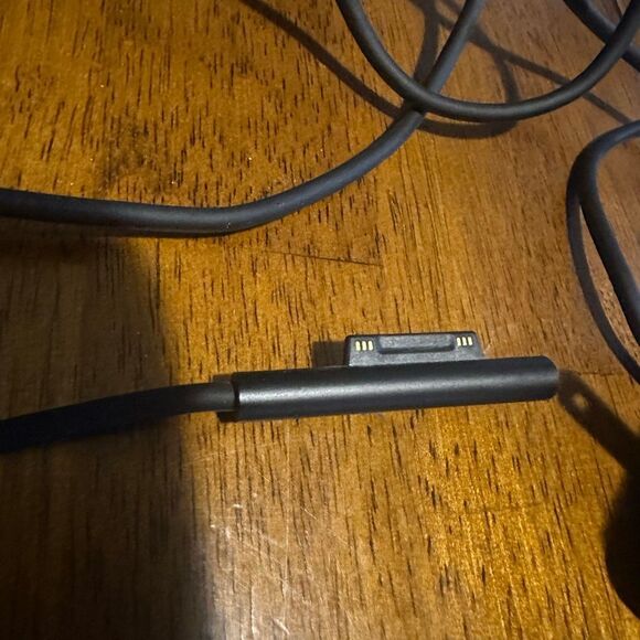 Genuine 24W 15V 1.6A 1735 Charger for Microsoft Surface Pro4 M3 Surface Go - Picture 3 of 4